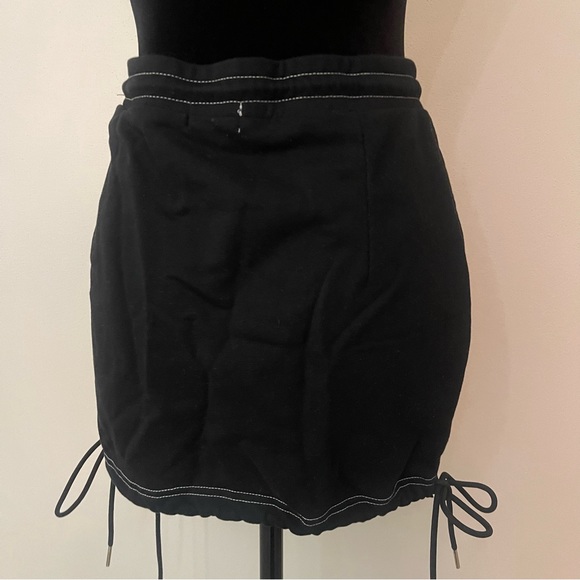 Streetwear cargo mini skirt (runs small) - Picture 4 of 4